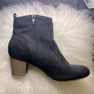 American Eagle high ankle boots